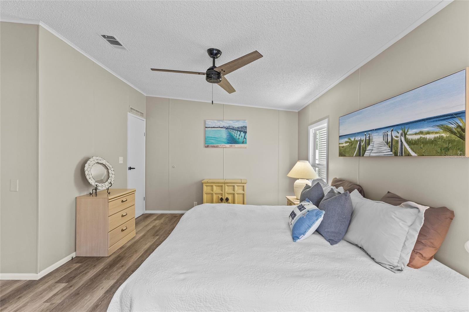 Image 14 of 30 For 611 La Jolla Circle