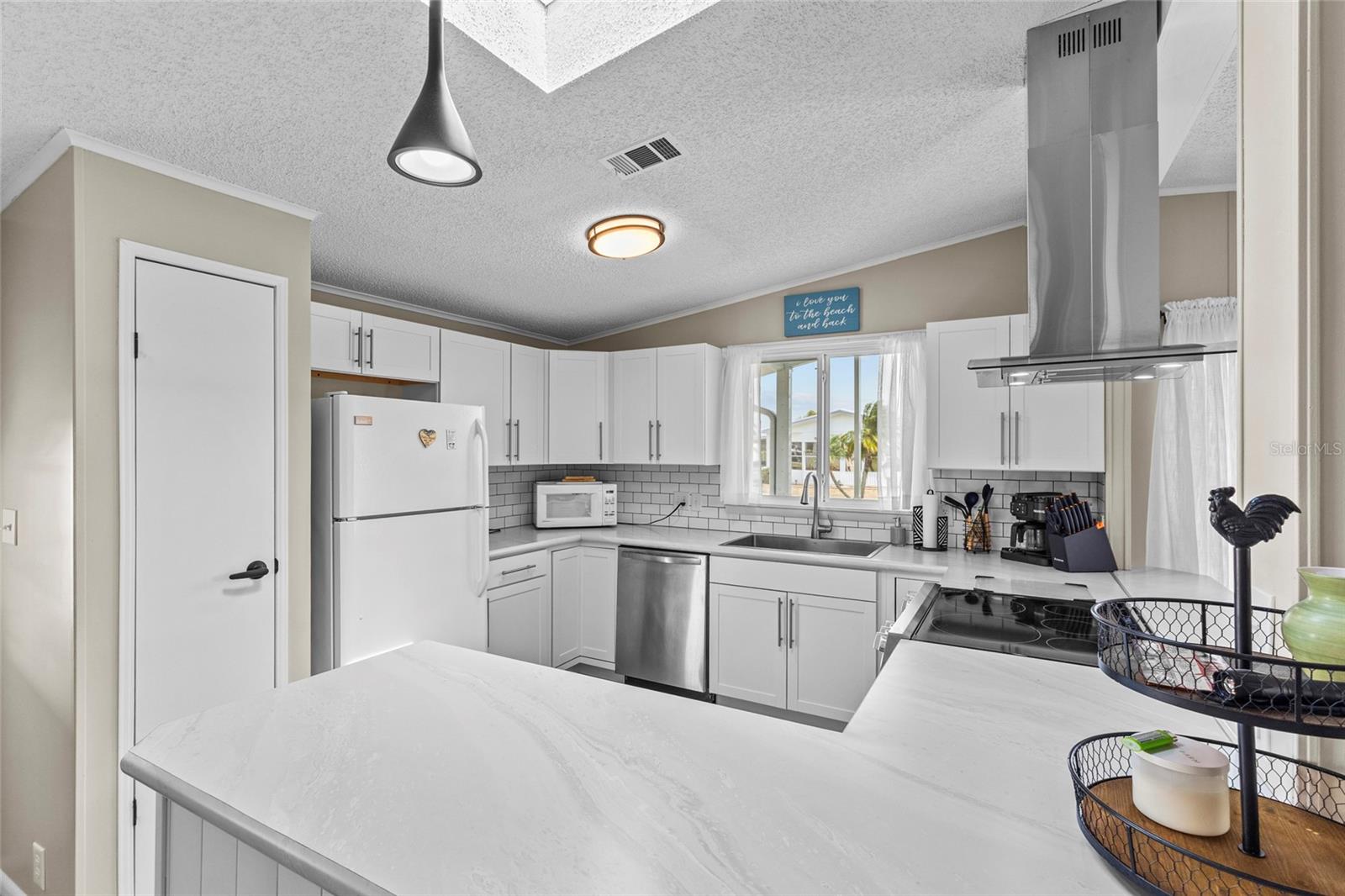 Image 5 of 30 For 611 La Jolla Circle