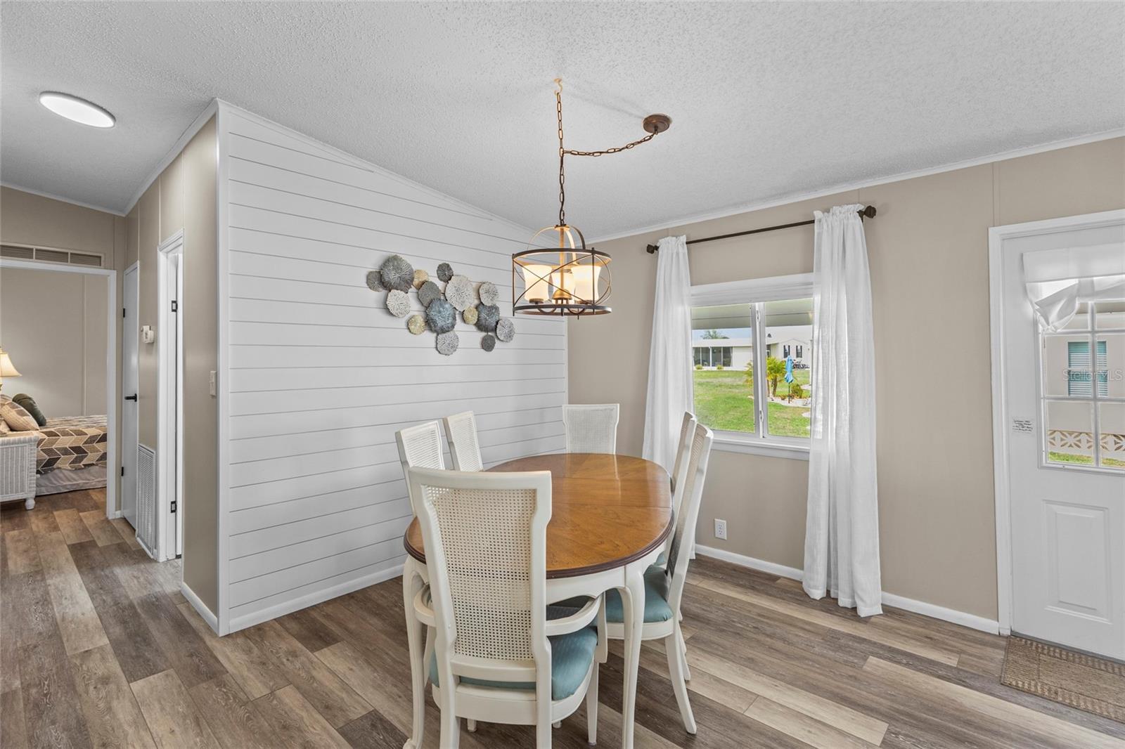 Image 9 of 30 For 611 La Jolla Circle