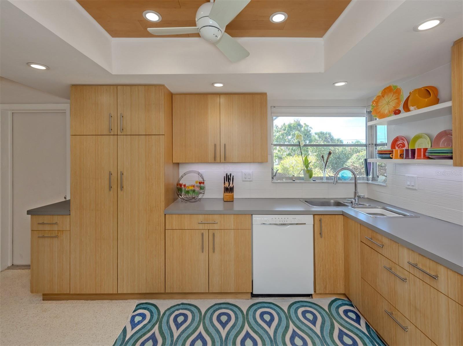 Image 15 of 70 For 1261 Lakeside Drive