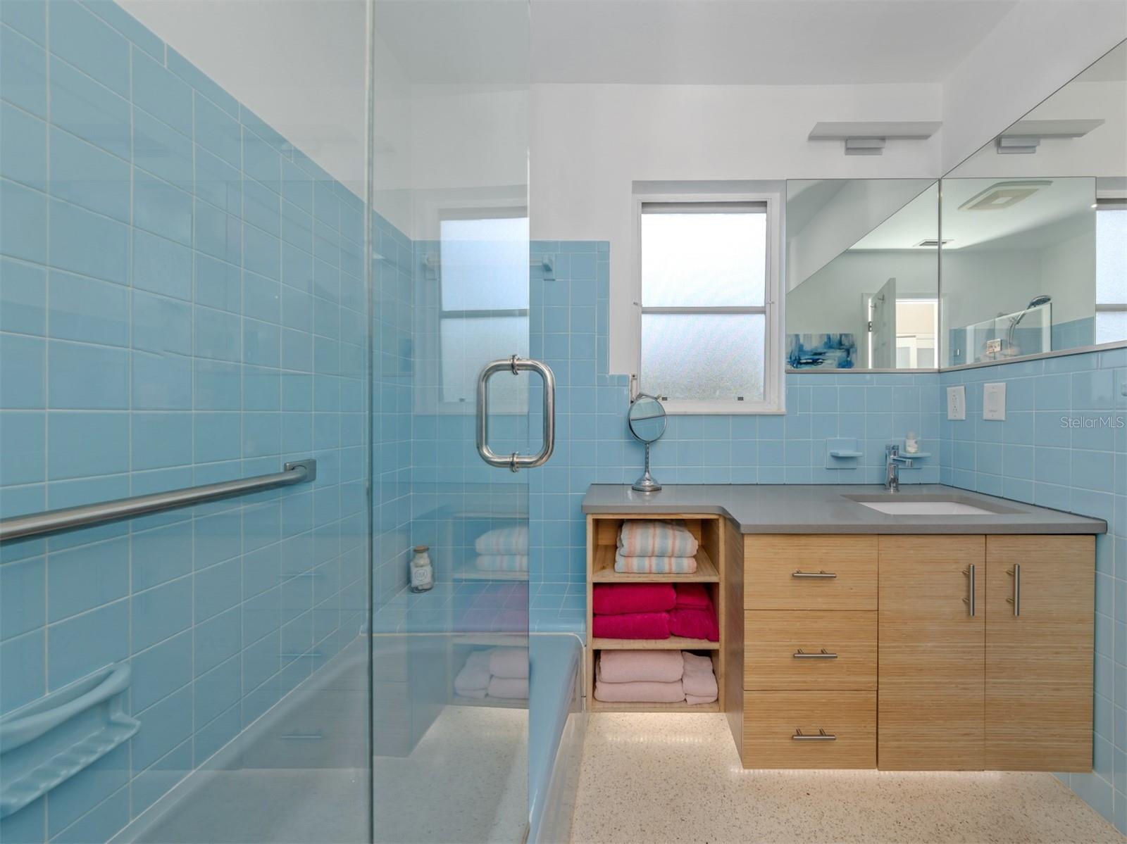 Image 21 of 70 For 1261 Lakeside Drive