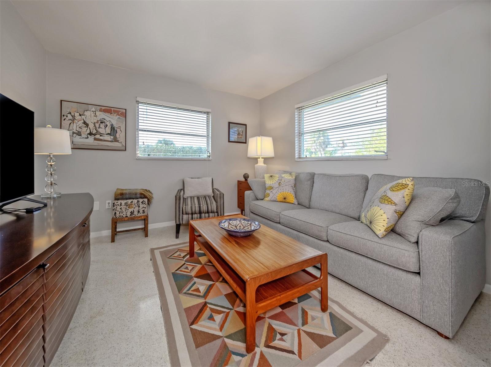 Image 22 of 70 For 1261 Lakeside Drive