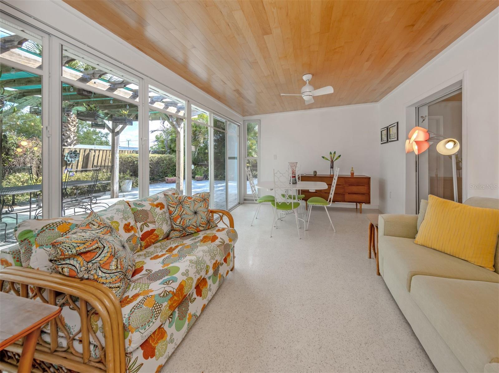 Image 27 of 70 For 1261 Lakeside Drive