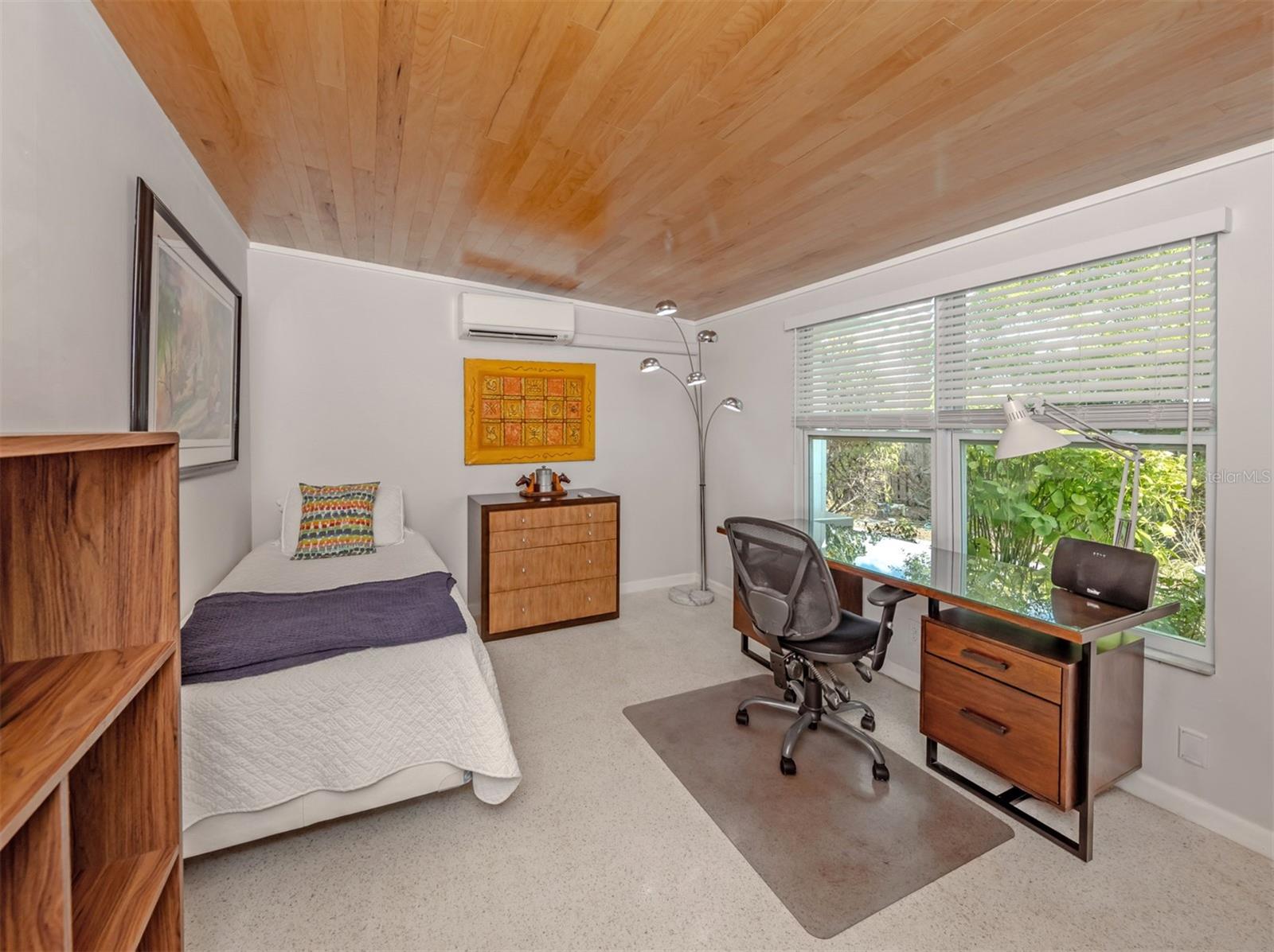 Image 28 of 70 For 1261 Lakeside Drive