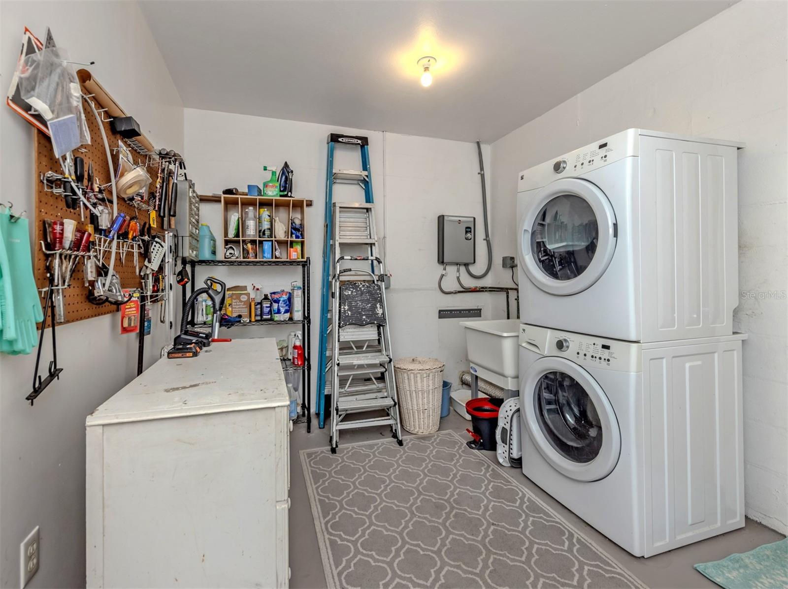 Image 30 of 70 For 1261 Lakeside Drive