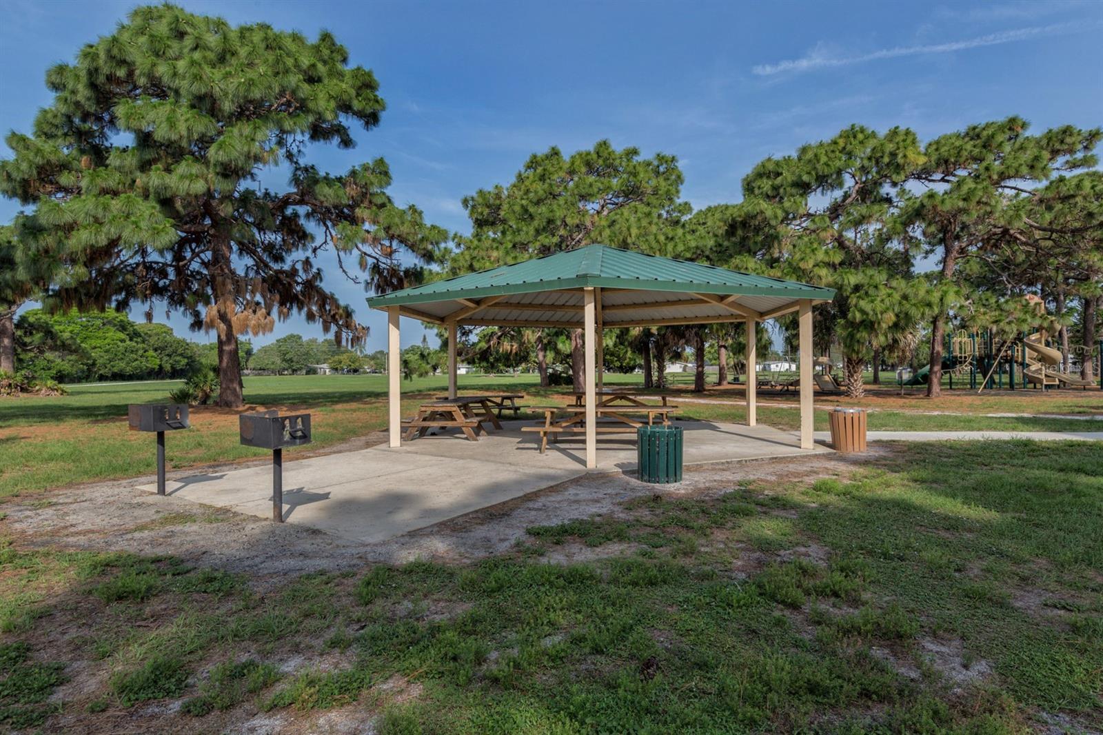 Image 39 of 70 For 1261 Lakeside Drive