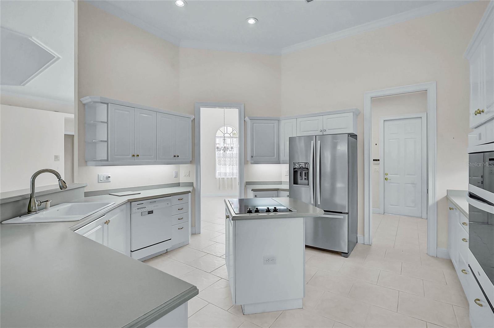 Image 10 of 48 For 4269 Corso Venetia Boulevard