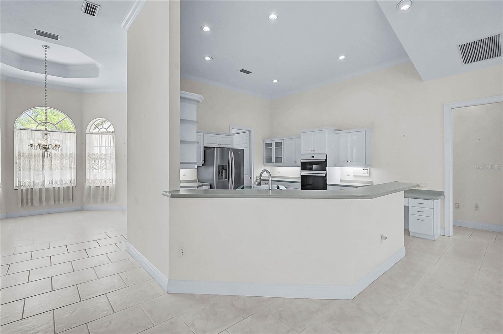 Image 8 of 48 For 4269 Corso Venetia Boulevard