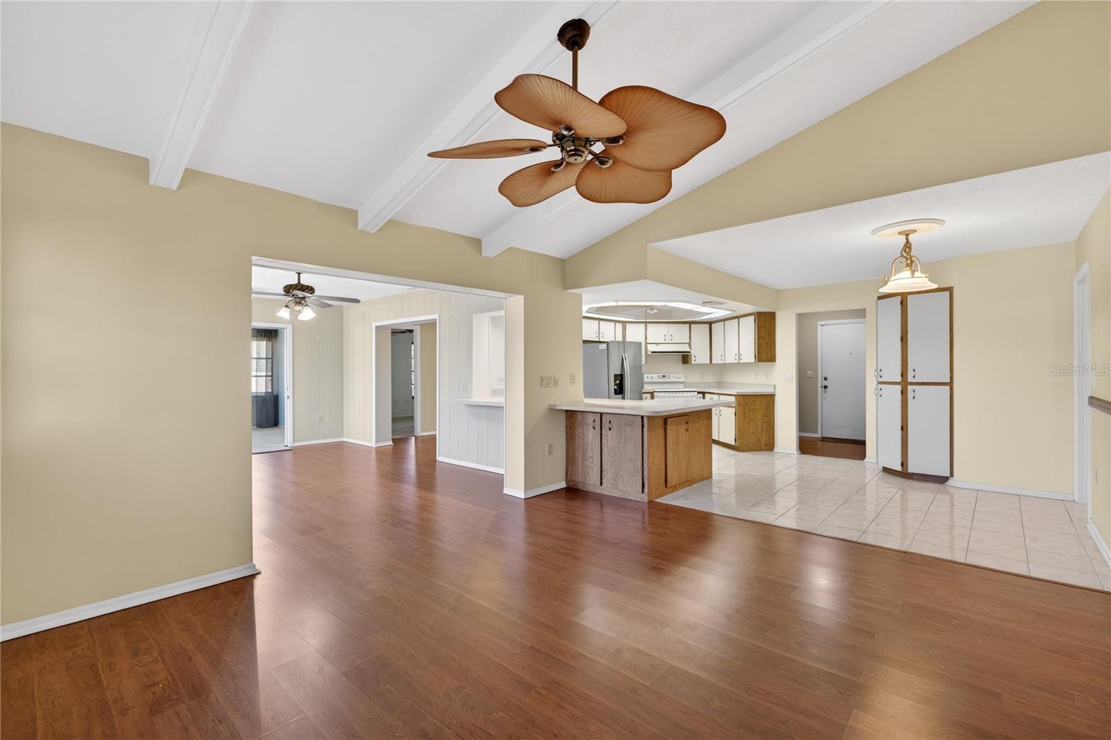 Image 16 of 61 For 5852 Lincoln Road