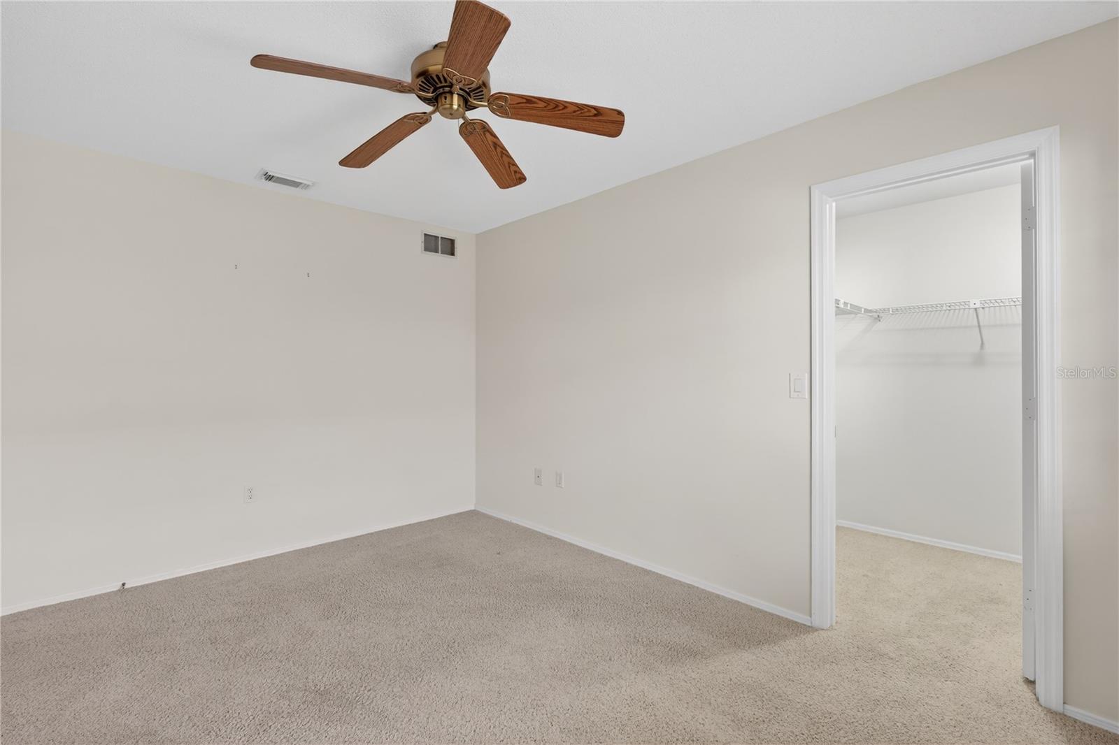 Image 22 of 61 For 5852 Lincoln Road