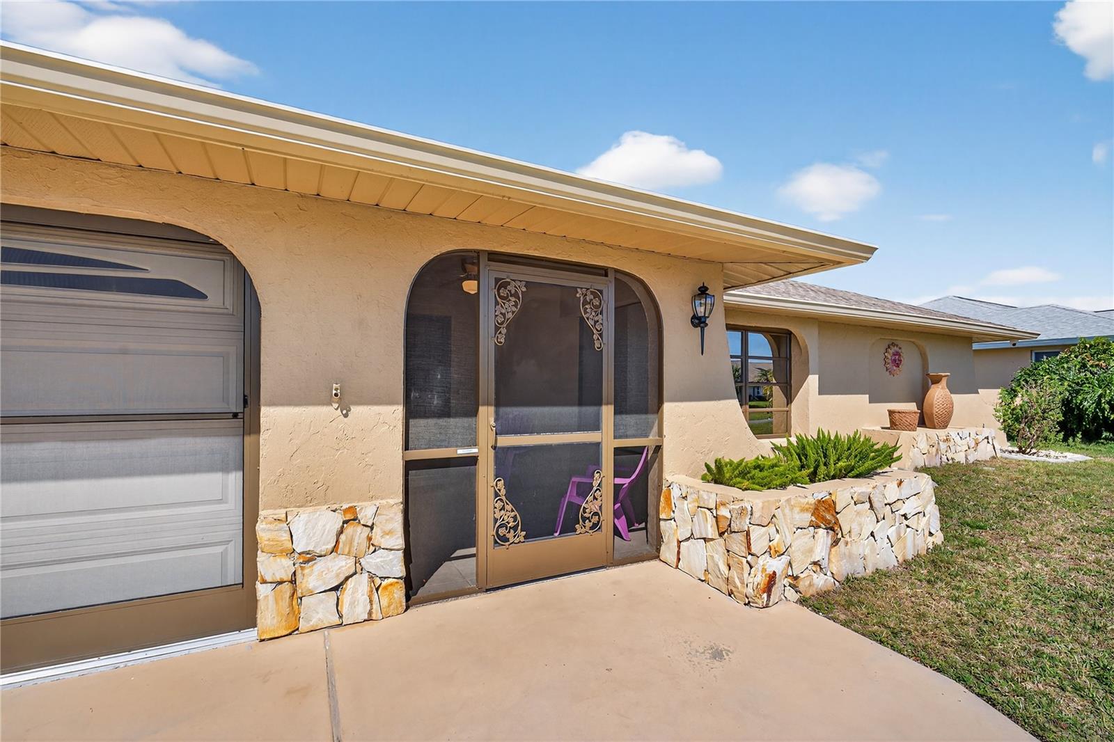 Image 3 of 61 For 5852 Lincoln Road