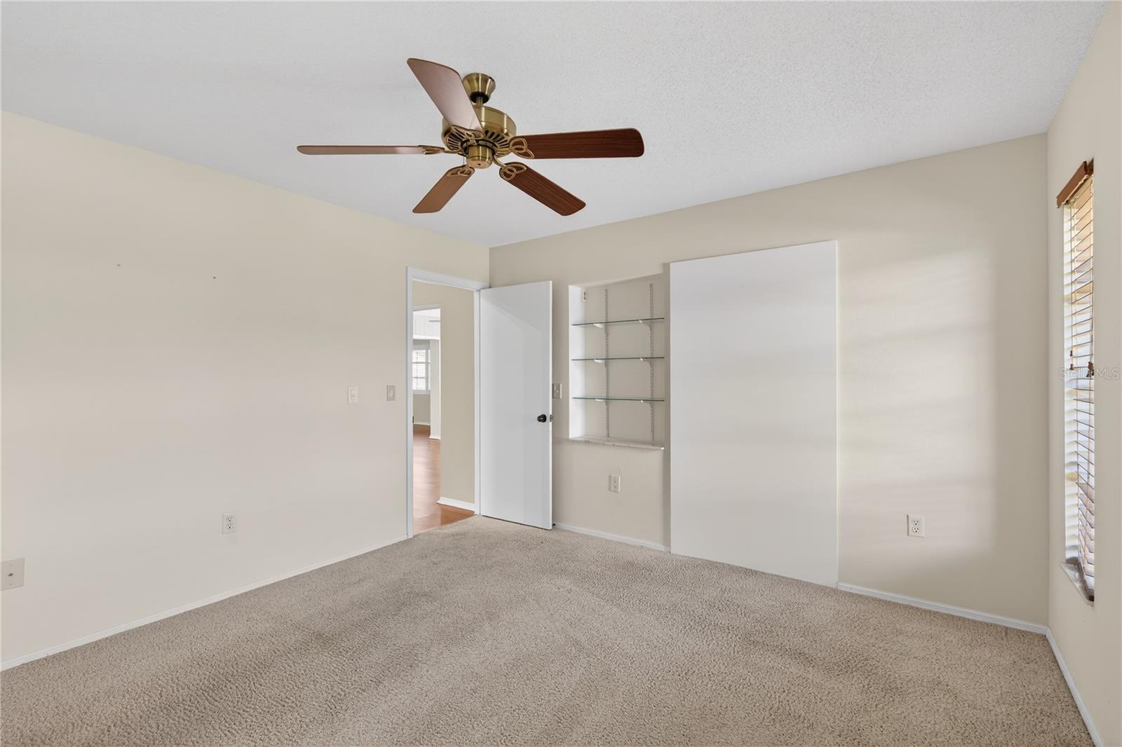 Image 31 of 61 For 5852 Lincoln Road