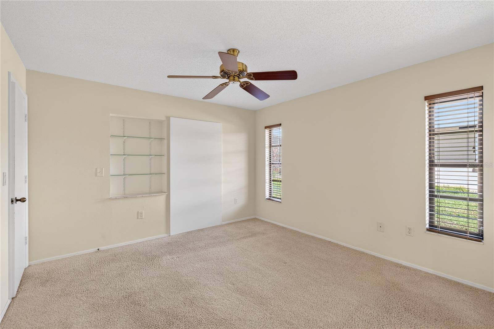 Image 32 of 61 For 5852 Lincoln Road