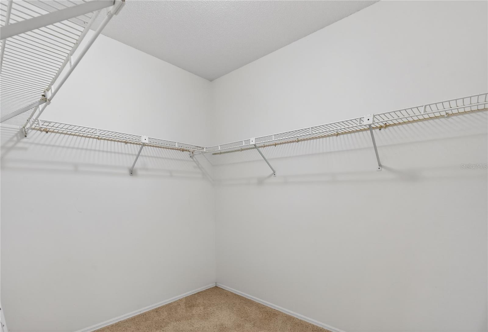 Image 35 of 61 For 5852 Lincoln Road