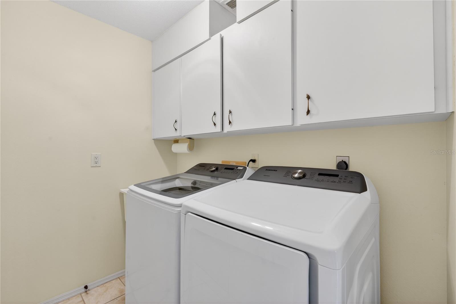 Image 36 of 61 For 5852 Lincoln Road