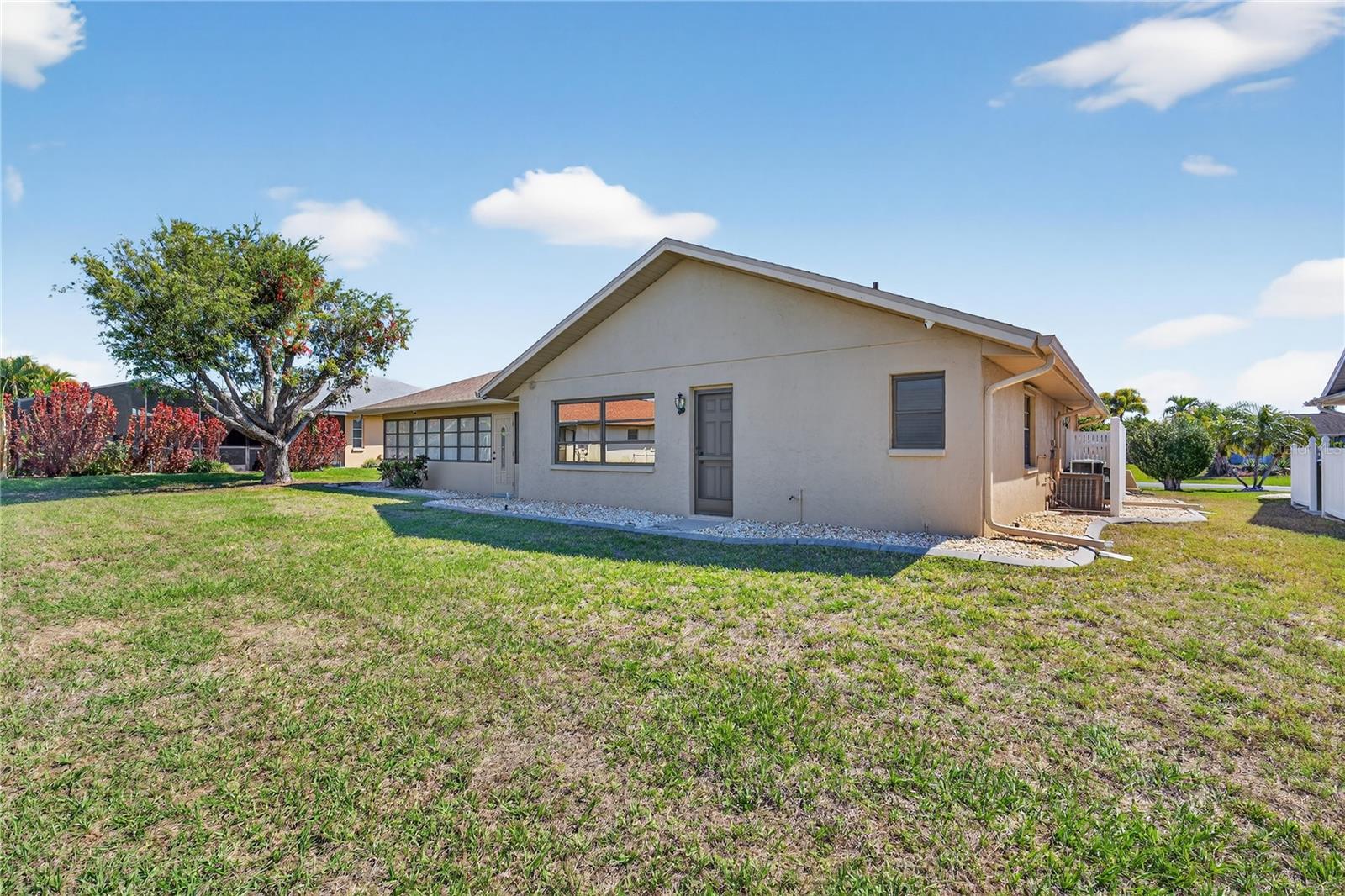 Image 50 of 61 For 5852 Lincoln Road