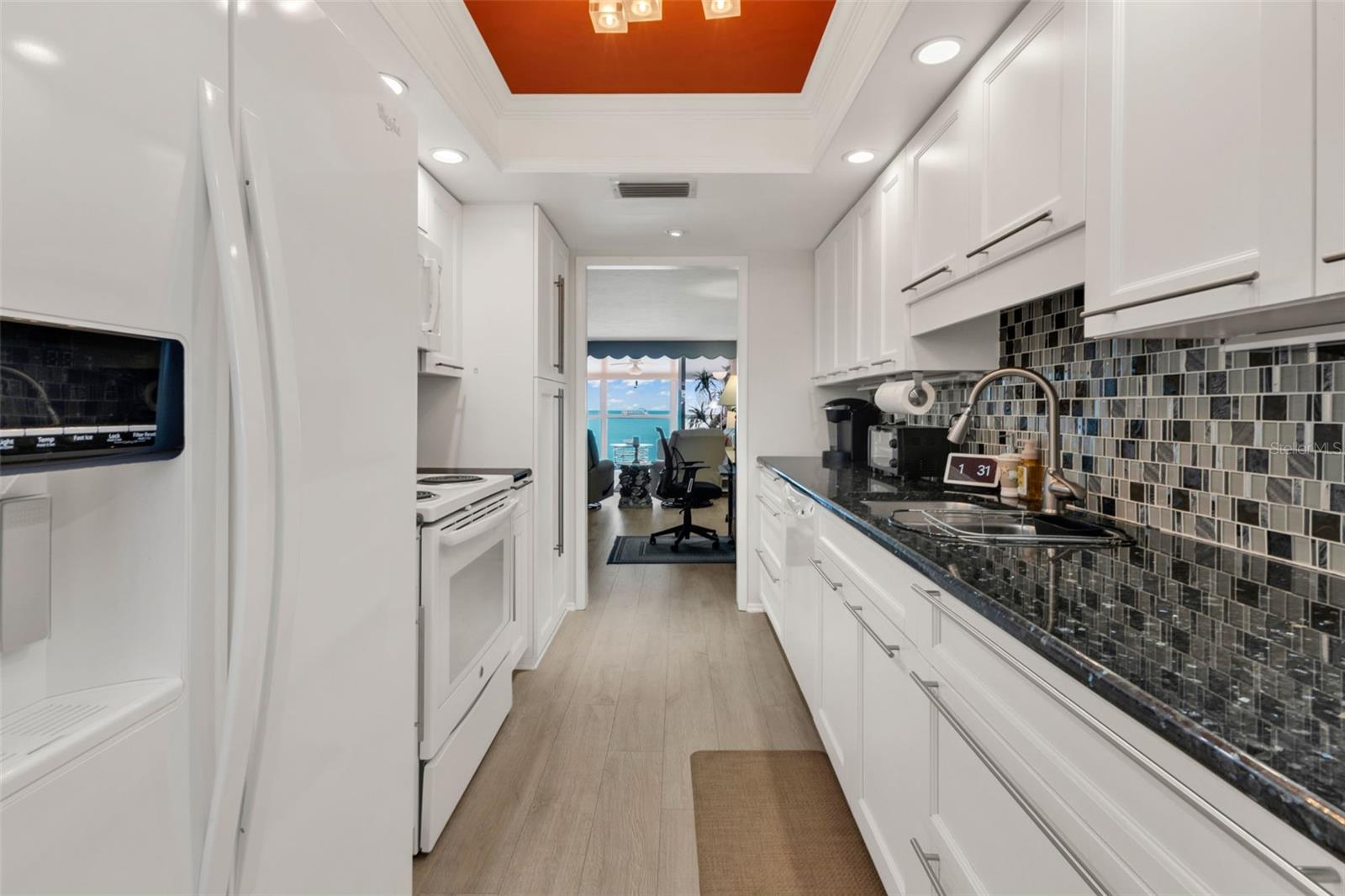 Image 10 of 41 For 255 The Esplanade N 806