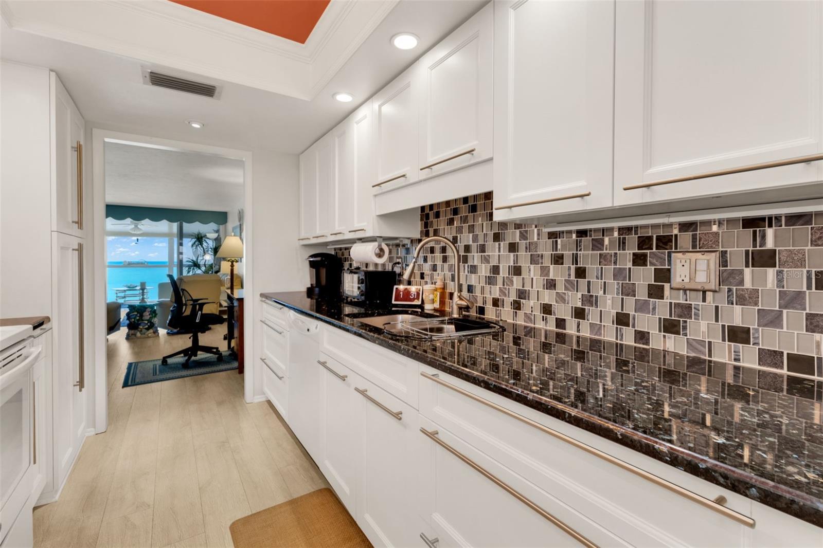 Image 12 of 41 For 255 The Esplanade N 806