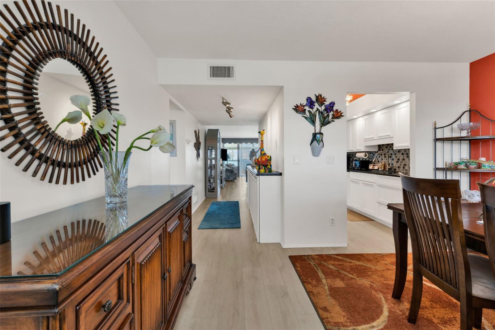 Image 5 of 41 For 255 The Esplanade N 806