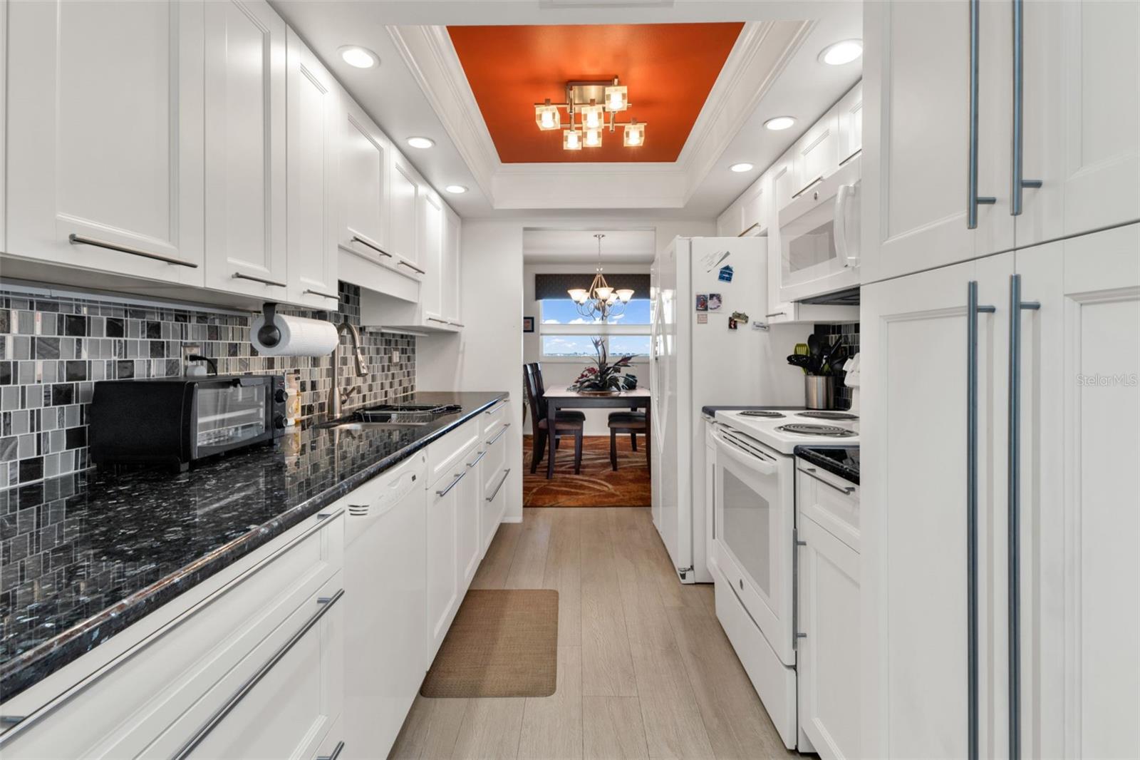 Image 9 of 41 For 255 The Esplanade N 806