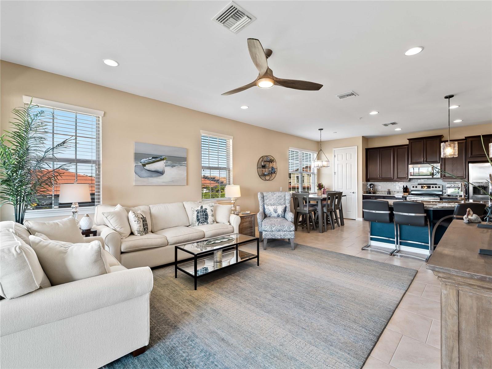 Image 13 of 34 For 121 Porta Vecchio Bend 202