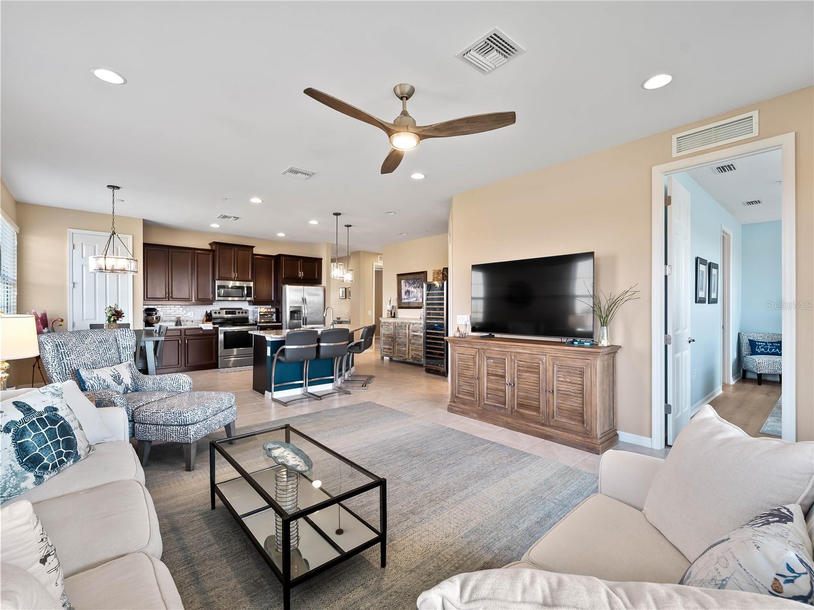 Image 14 of 34 For 121 Porta Vecchio Bend 202