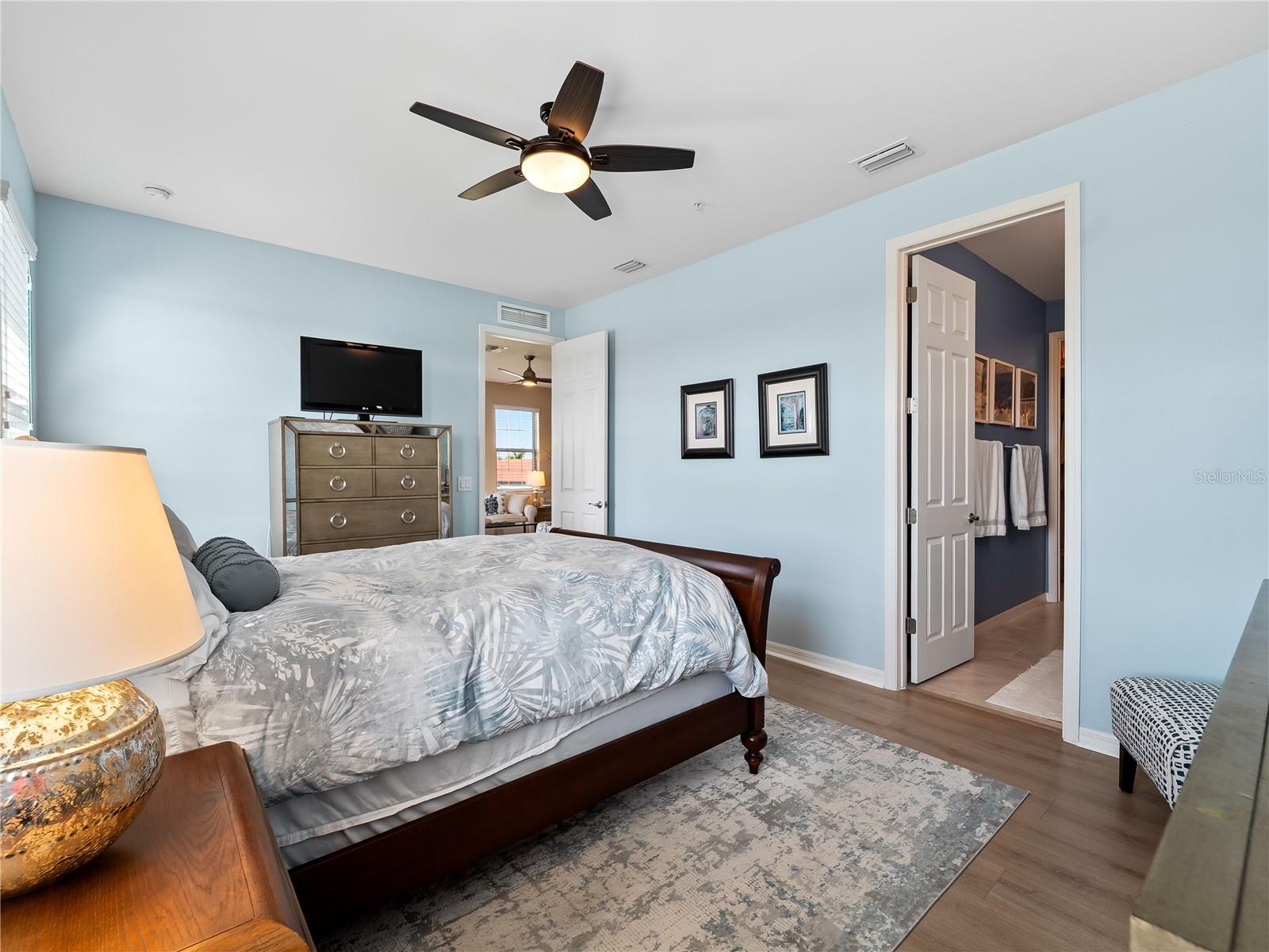 Image 16 of 34 For 121 Porta Vecchio Bend 202