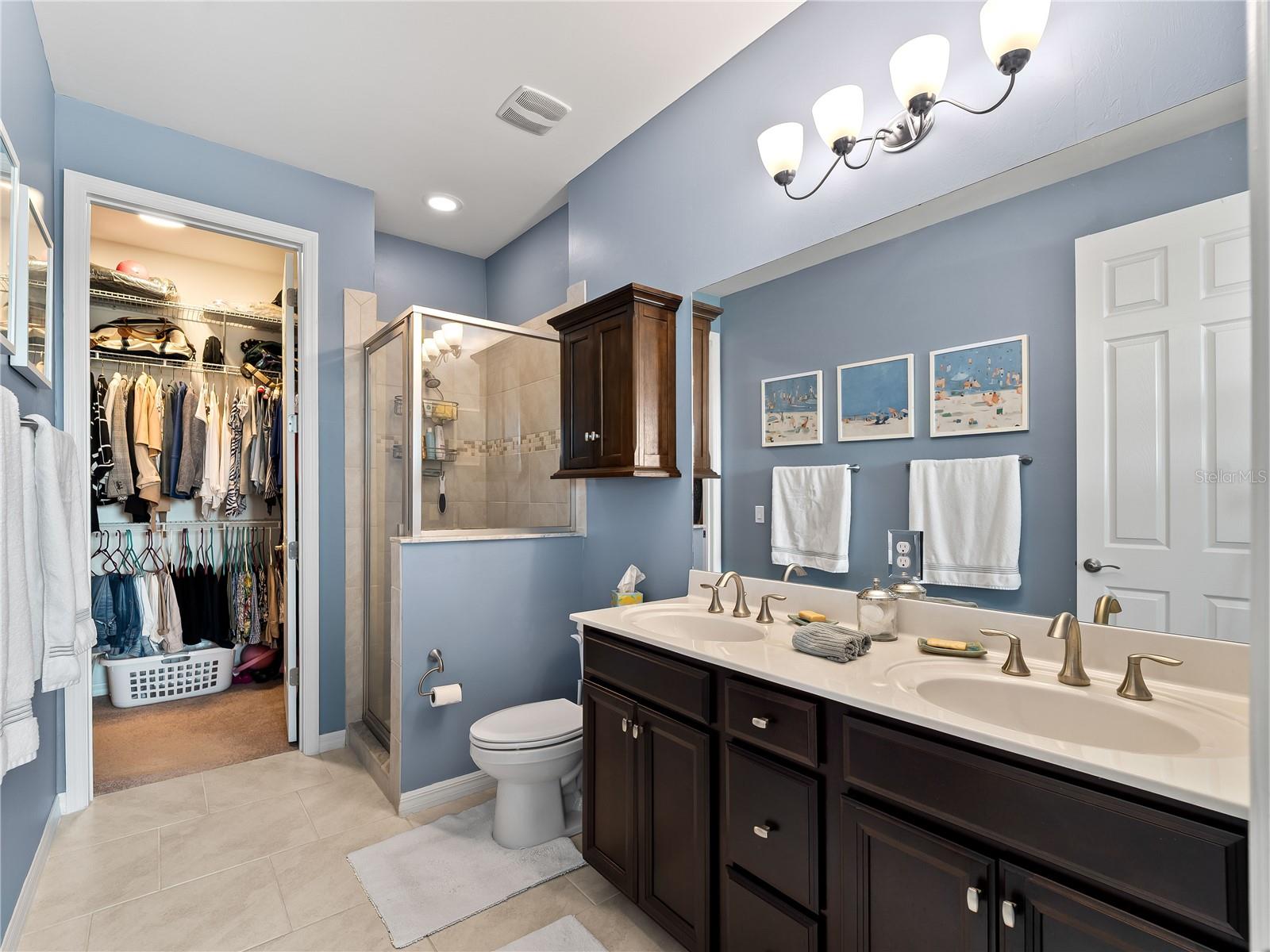 Image 17 of 34 For 121 Porta Vecchio Bend 202