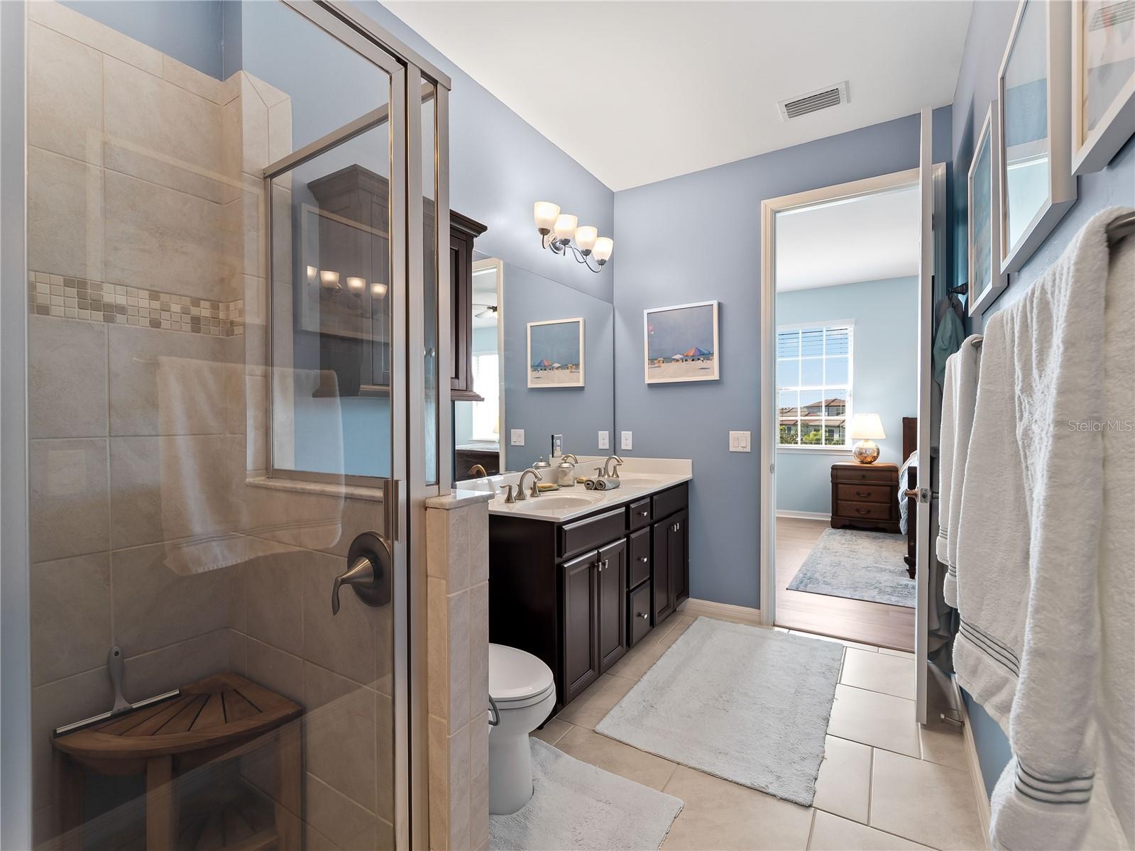 Image 18 of 34 For 121 Porta Vecchio Bend 202