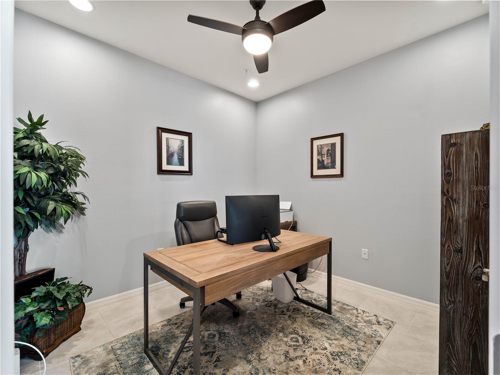 Image 19 of 34 For 121 Porta Vecchio Bend 202