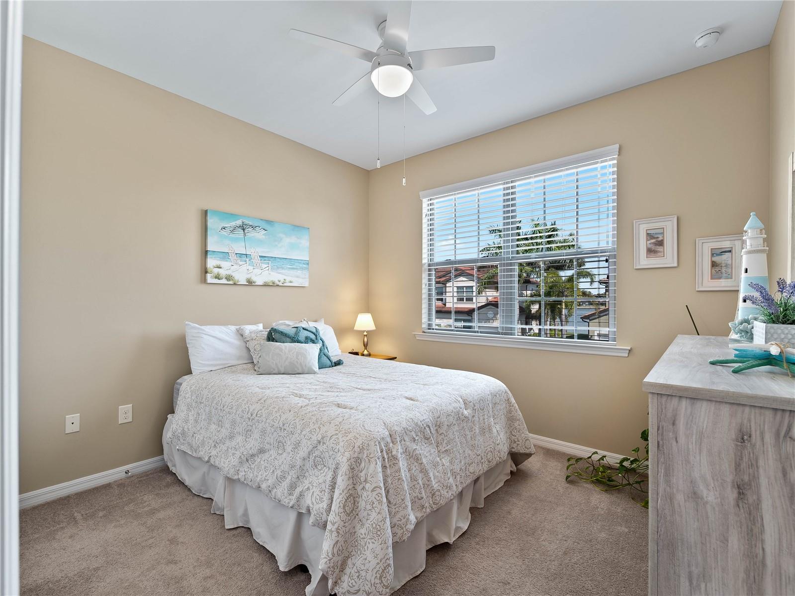 Image 20 of 34 For 121 Porta Vecchio Bend 202