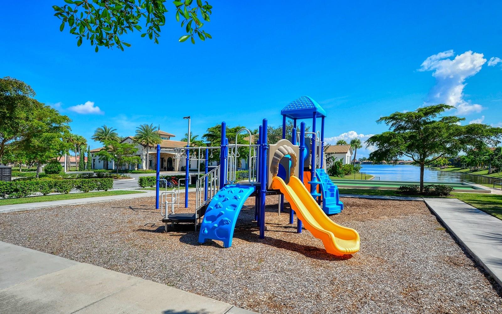 Image 33 of 34 For 121 Porta Vecchio Bend 202