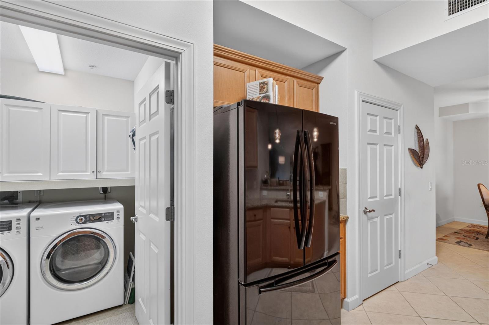 Listing photo id 11 for 8561 Amberjack Circle 302