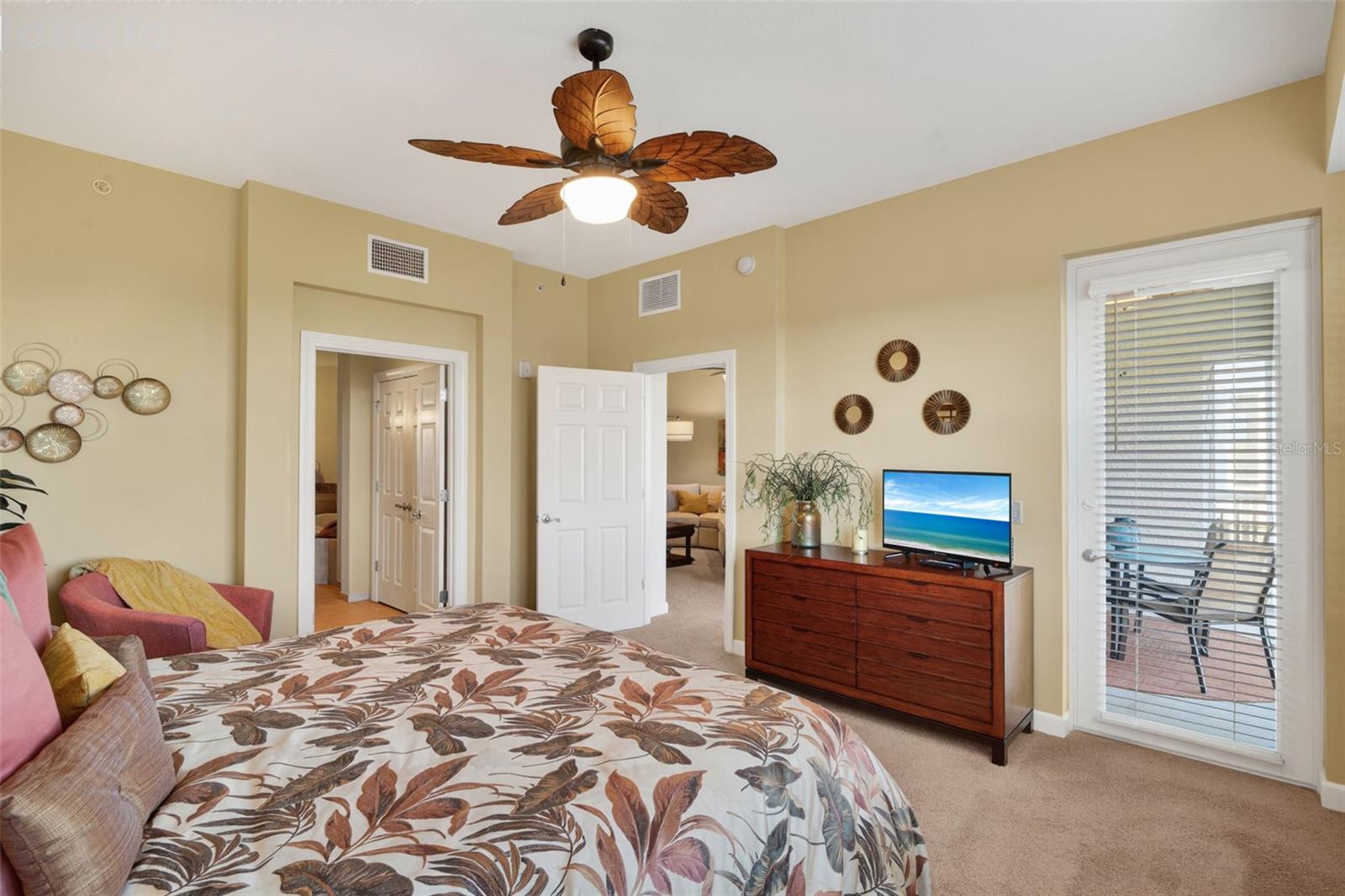 Listing photo id 20 for 8561 Amberjack Circle 302