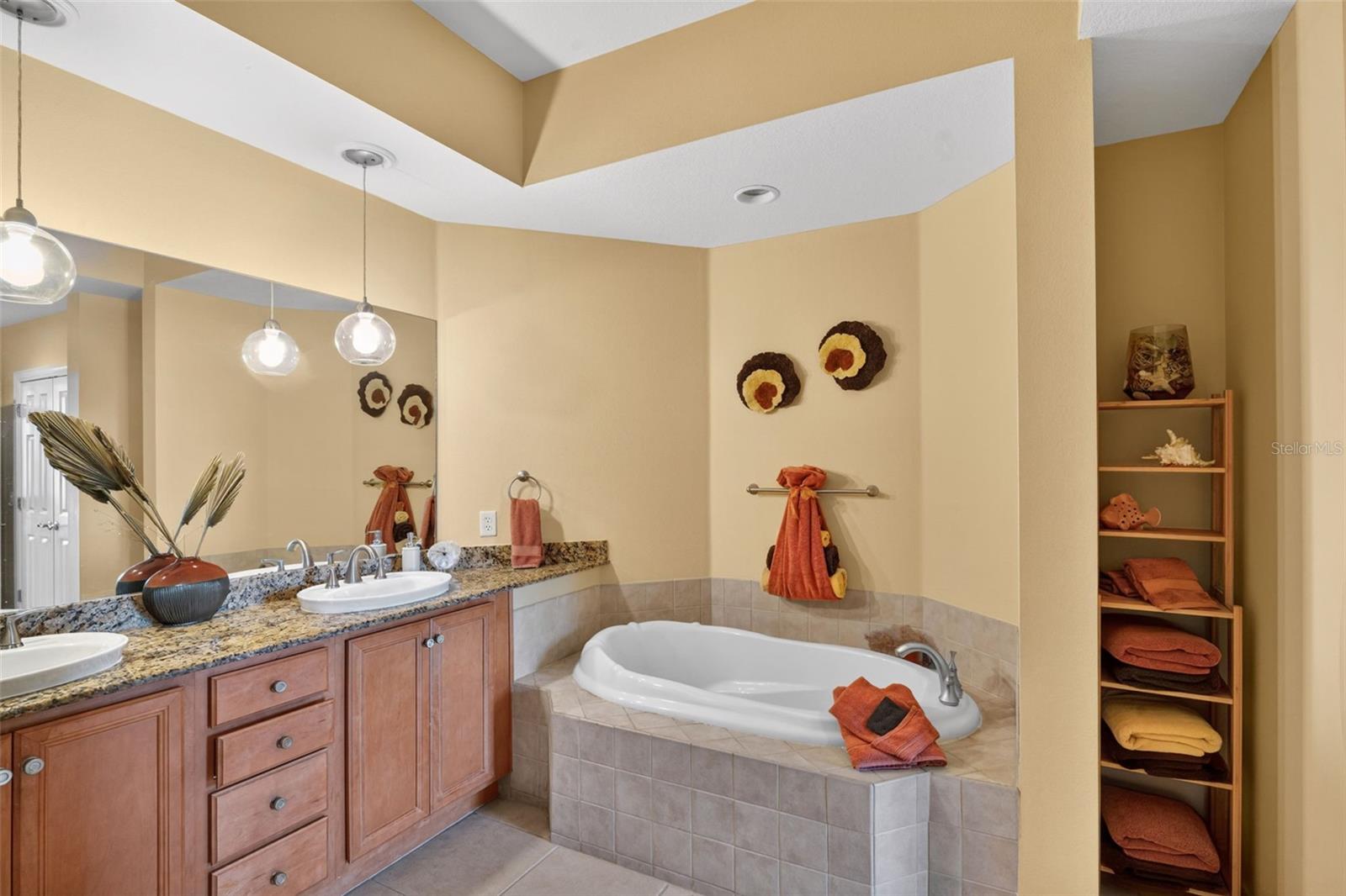 Listing photo id 22 for 8561 Amberjack Circle 302