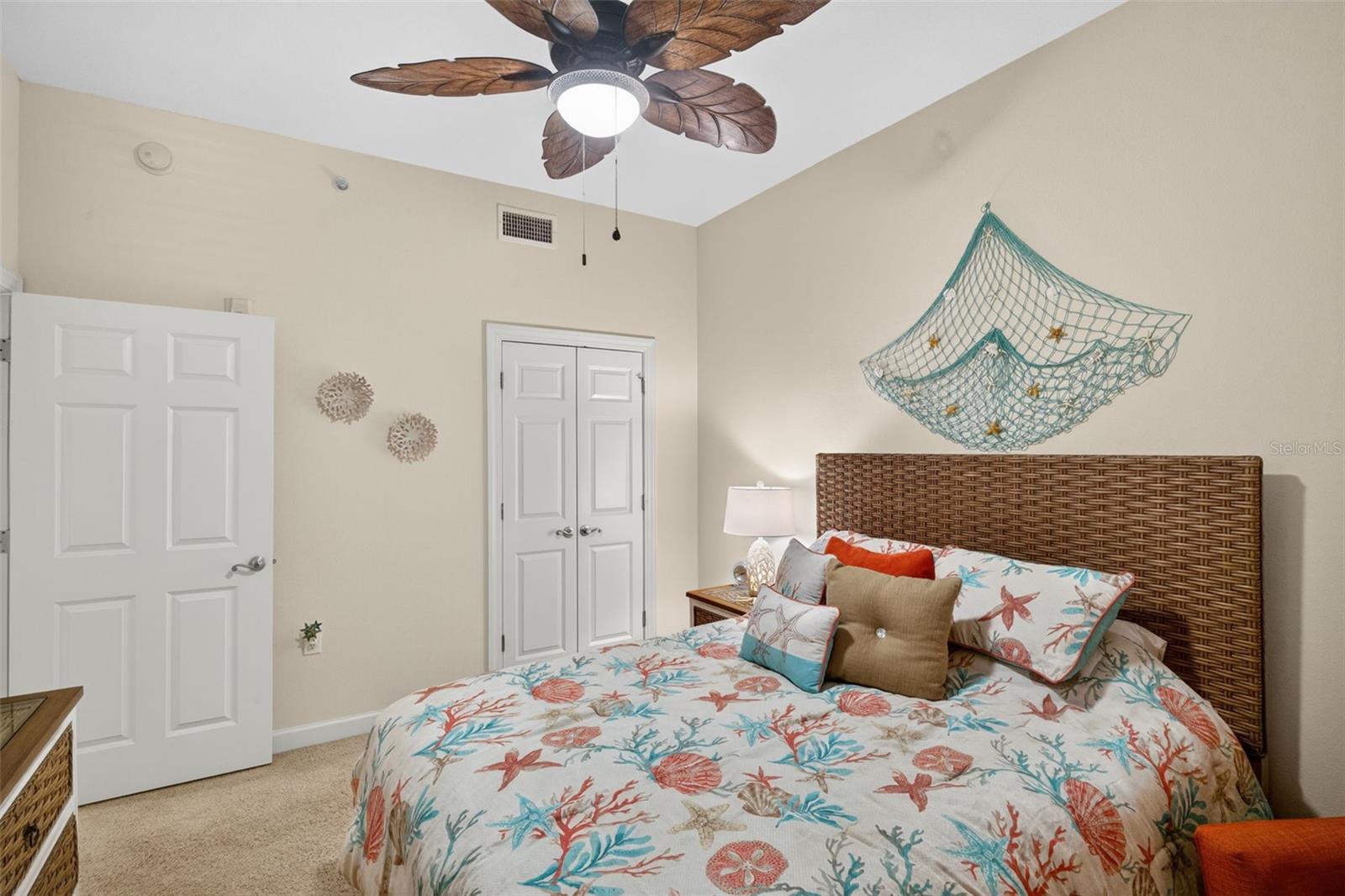 Listing photo id 28 for 8561 Amberjack Circle 302