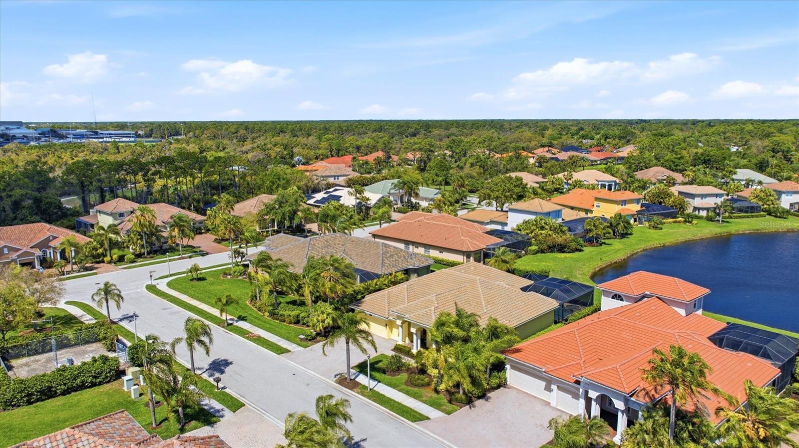 Image 5 of 68 For 5440 Waterview Drive