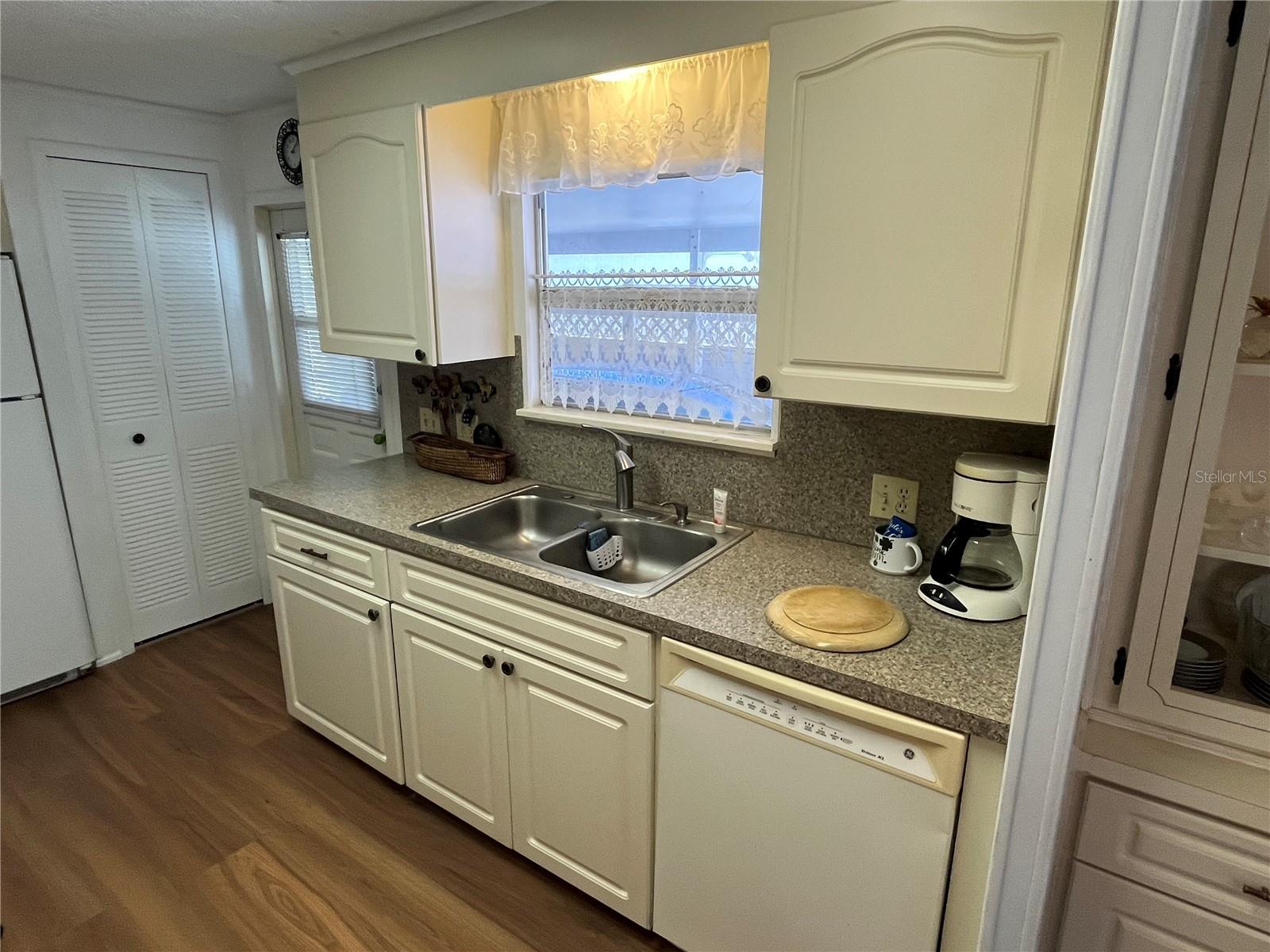 Image 20 of 40 For 803 Jolanda Circle