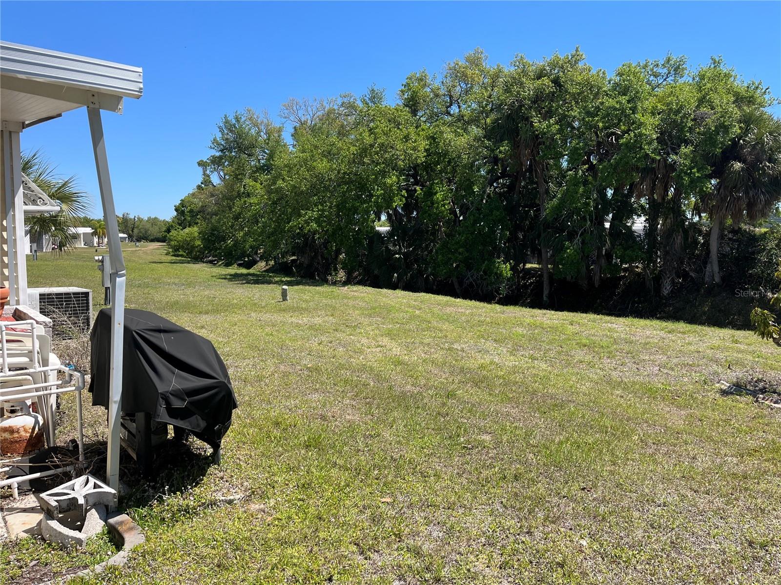 Image 4 of 40 For 803 Jolanda Circle