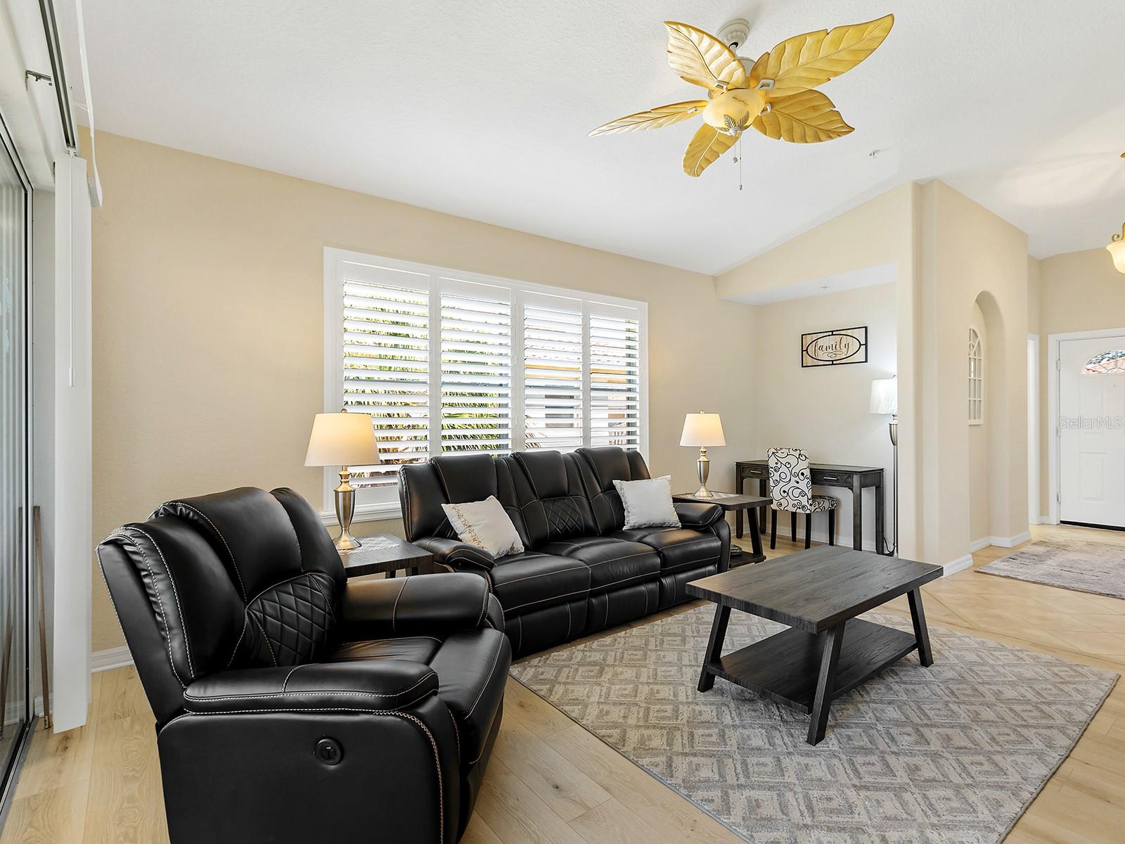 Image 10 of 50 For 4417 Corso Venetia Boulevard D22