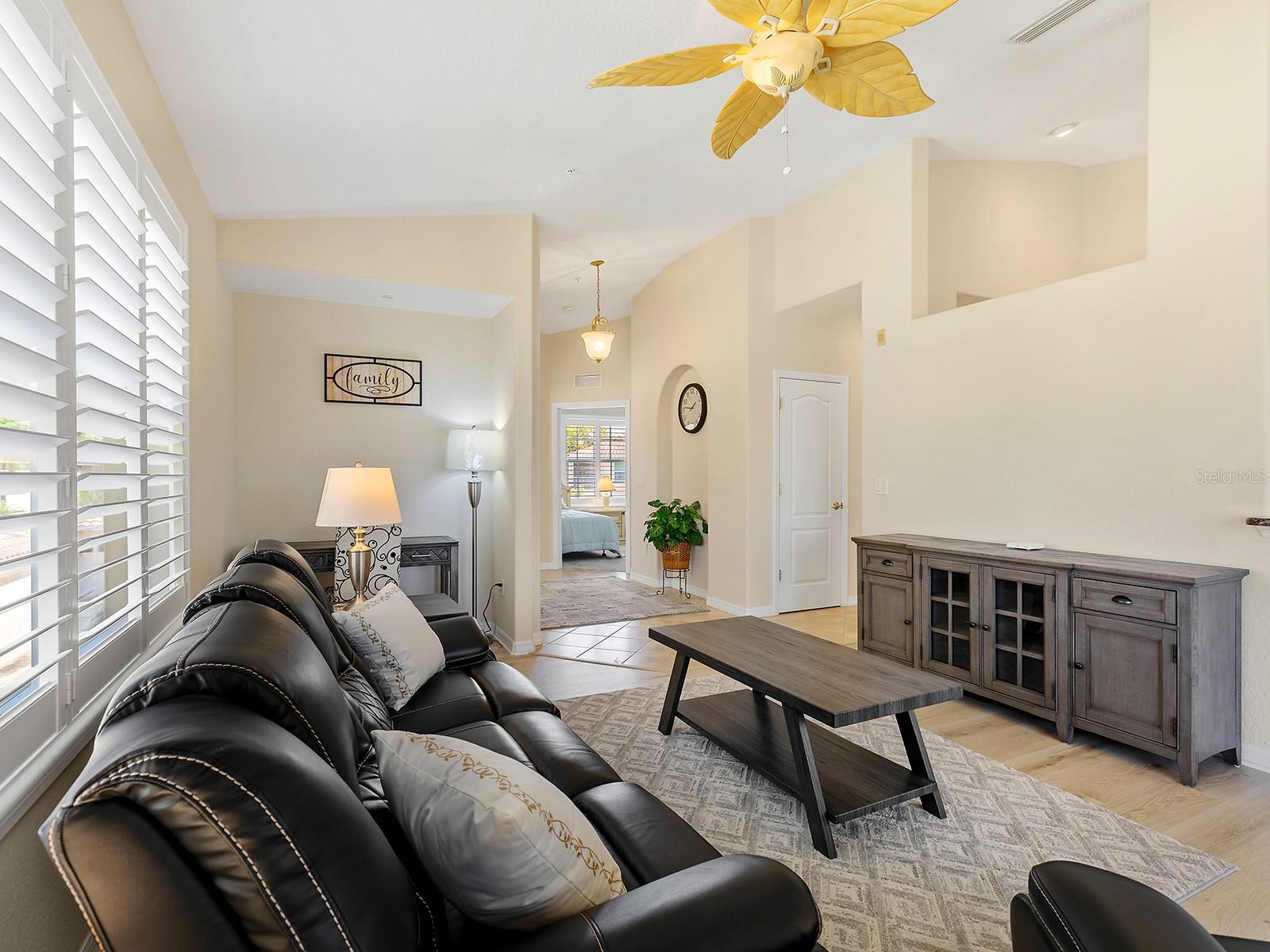 Image 12 of 50 For 4417 Corso Venetia Boulevard D22