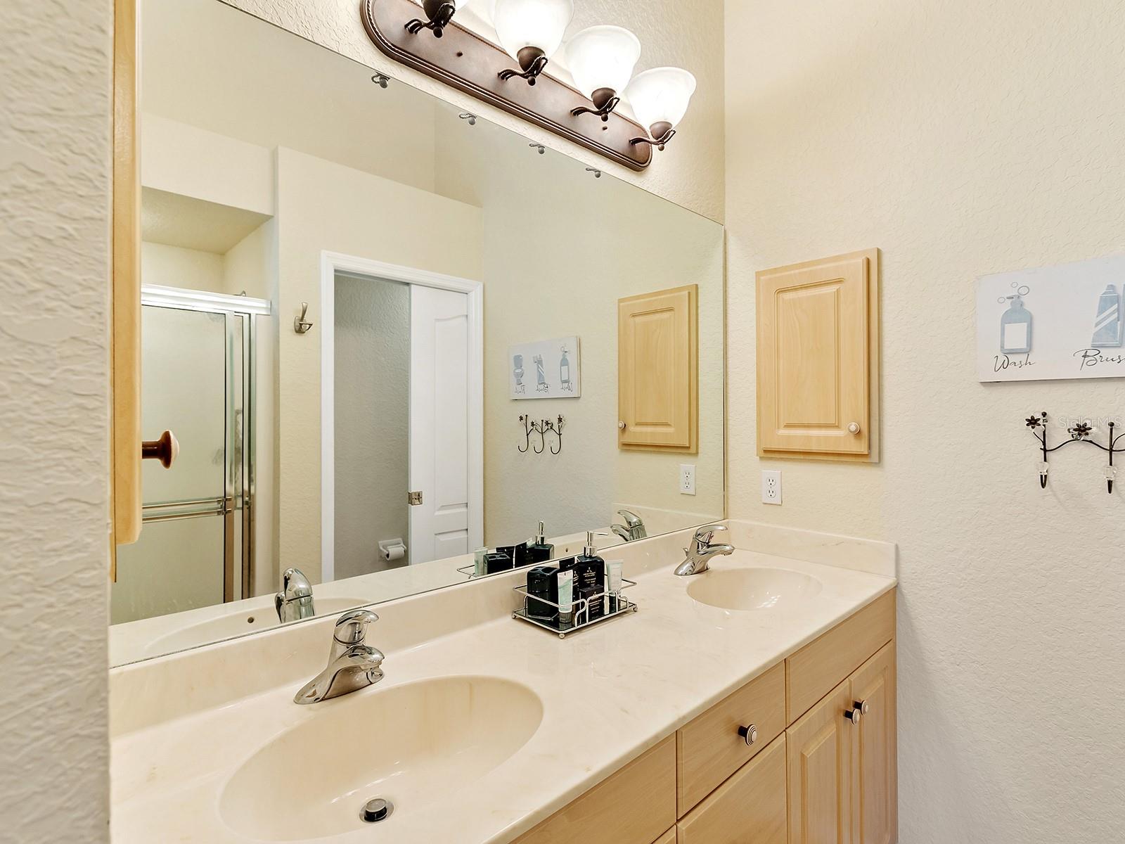 Image 21 of 50 For 4417 Corso Venetia Boulevard D22