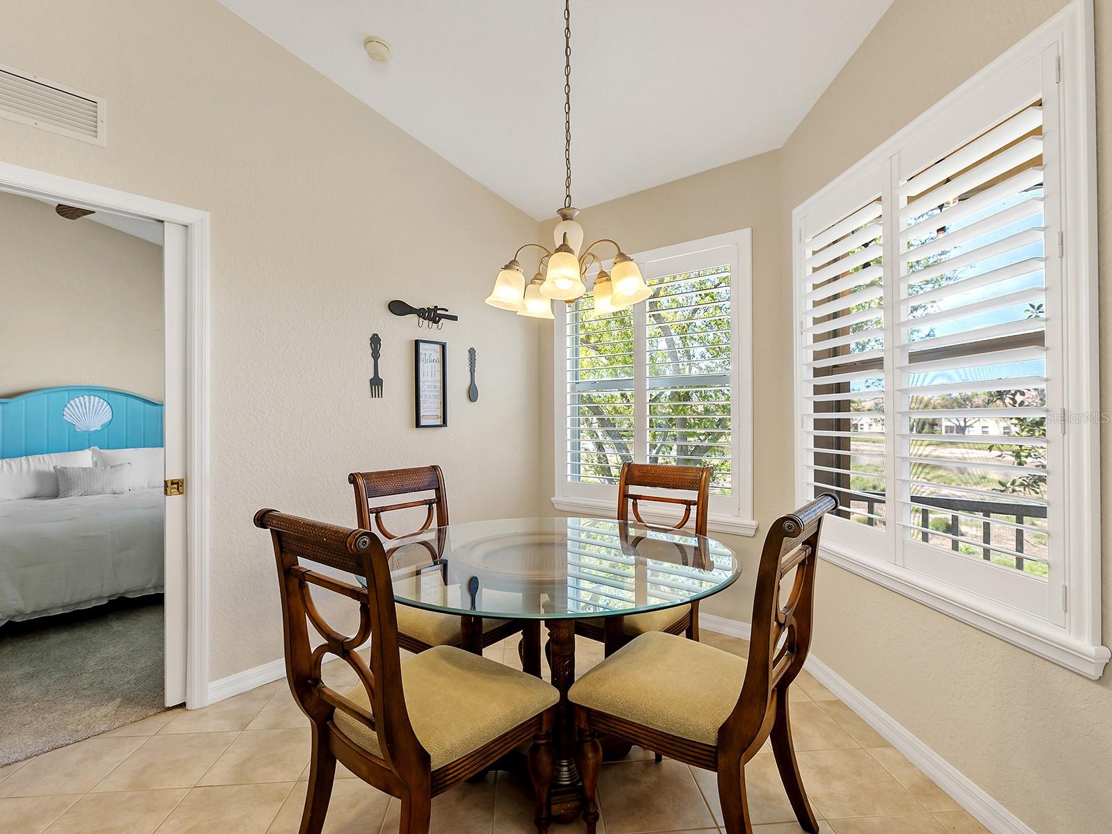 Image 4 of 50 For 4417 Corso Venetia Boulevard D22