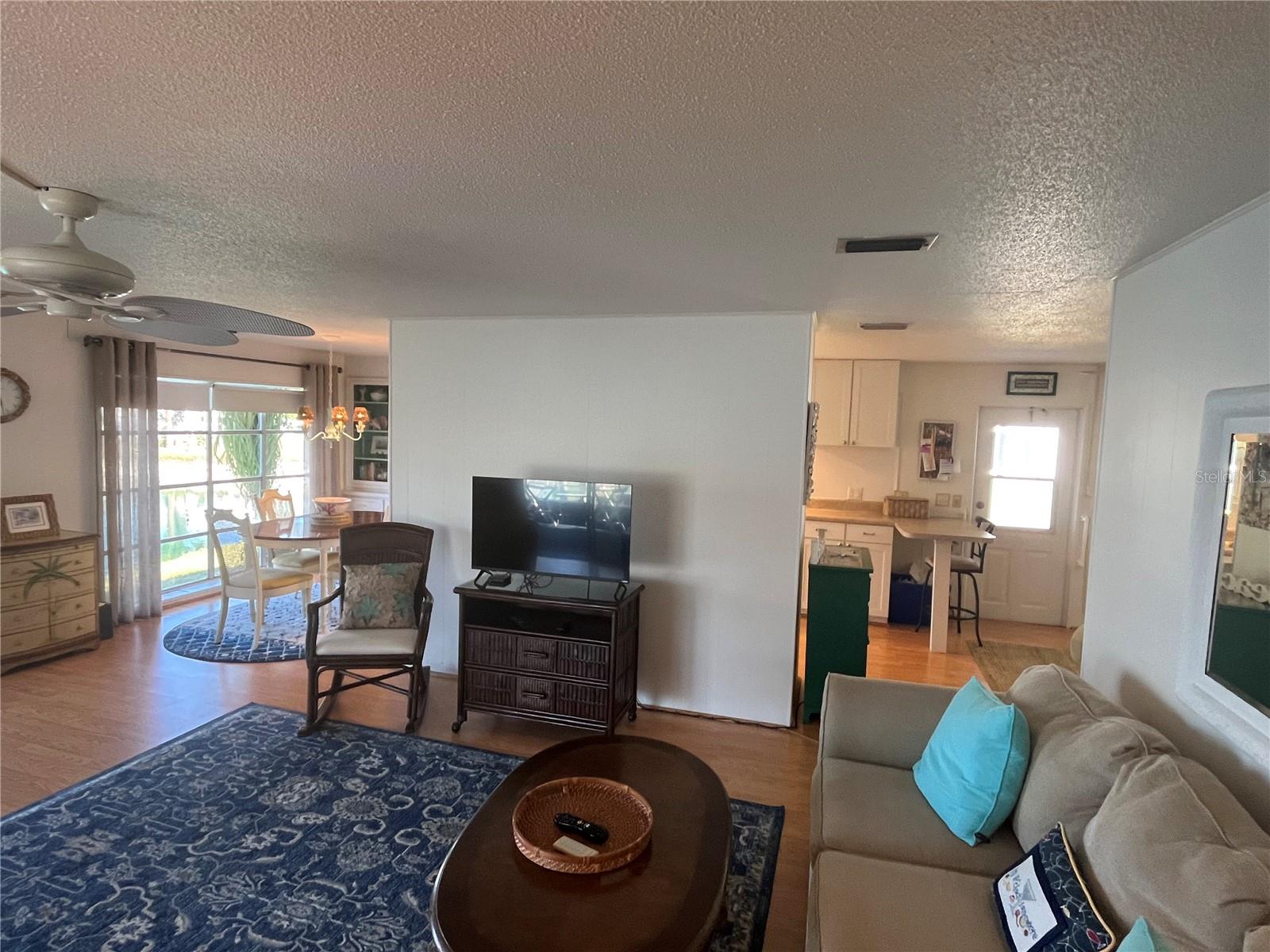 Image 18 of 41 For 822 Baveno Drive