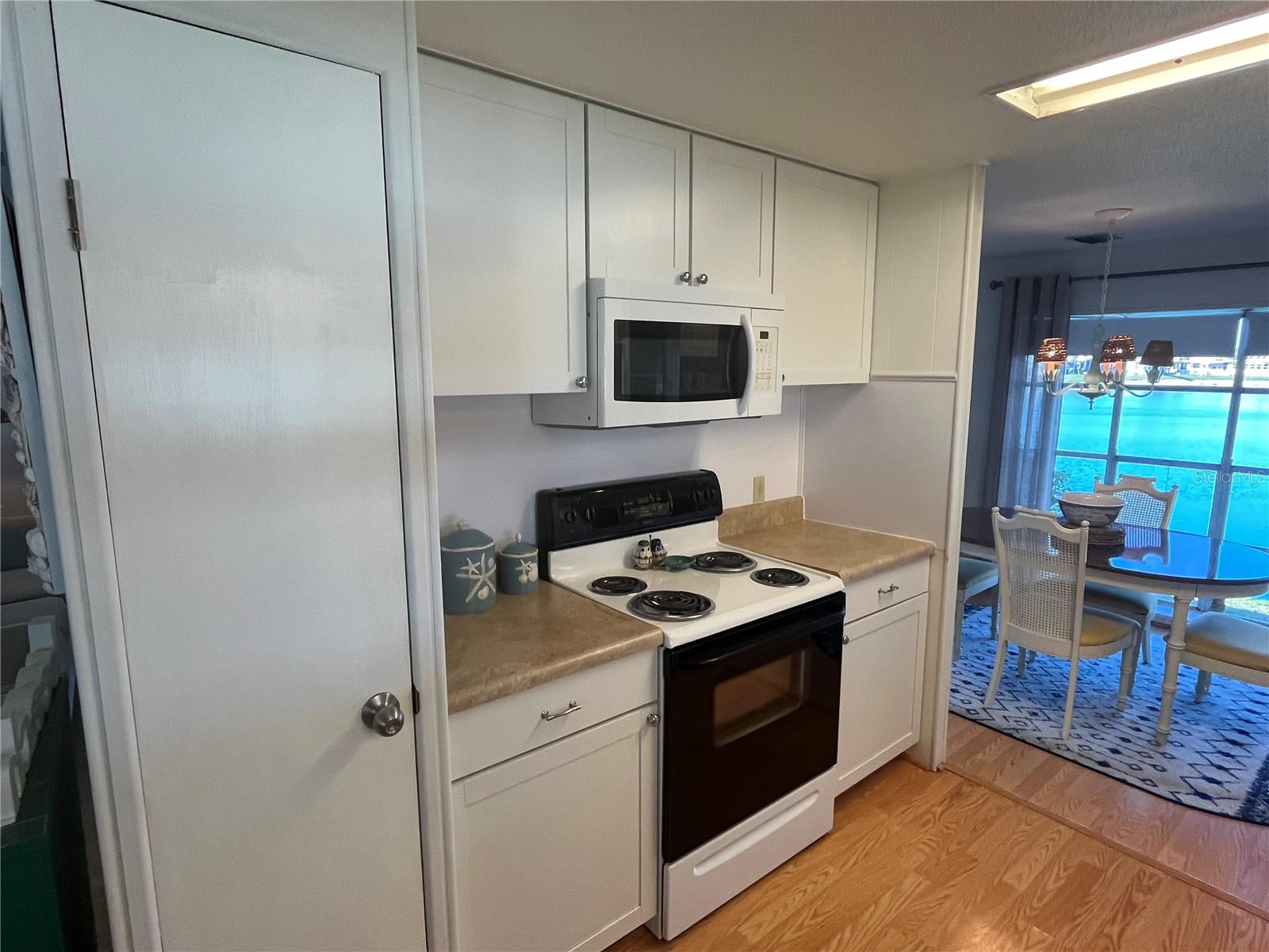 Image 21 of 41 For 822 Baveno Drive