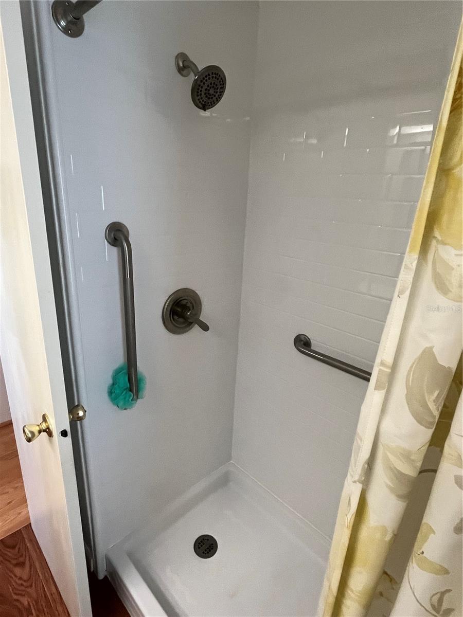 Image 33 of 41 For 822 Baveno Drive