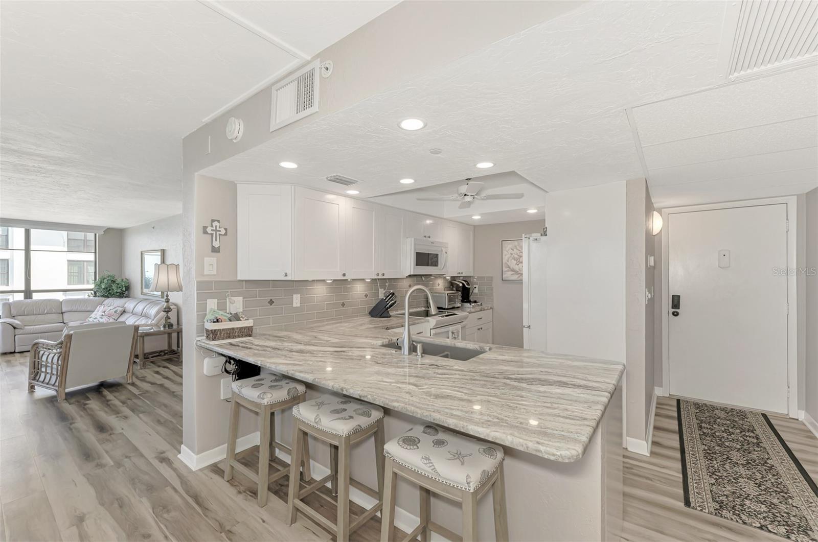 Image 12 of 74 For 631 Alhambra Road 1004