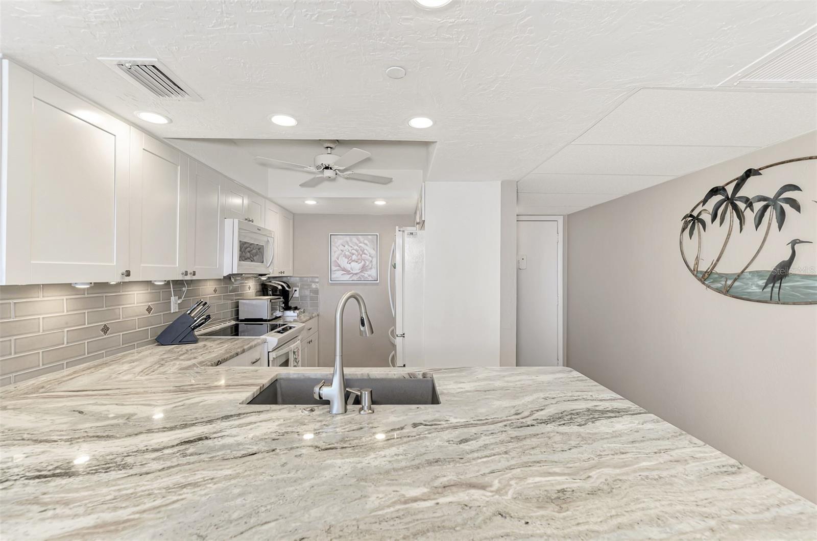 Image 14 of 74 For 631 Alhambra Road 1004