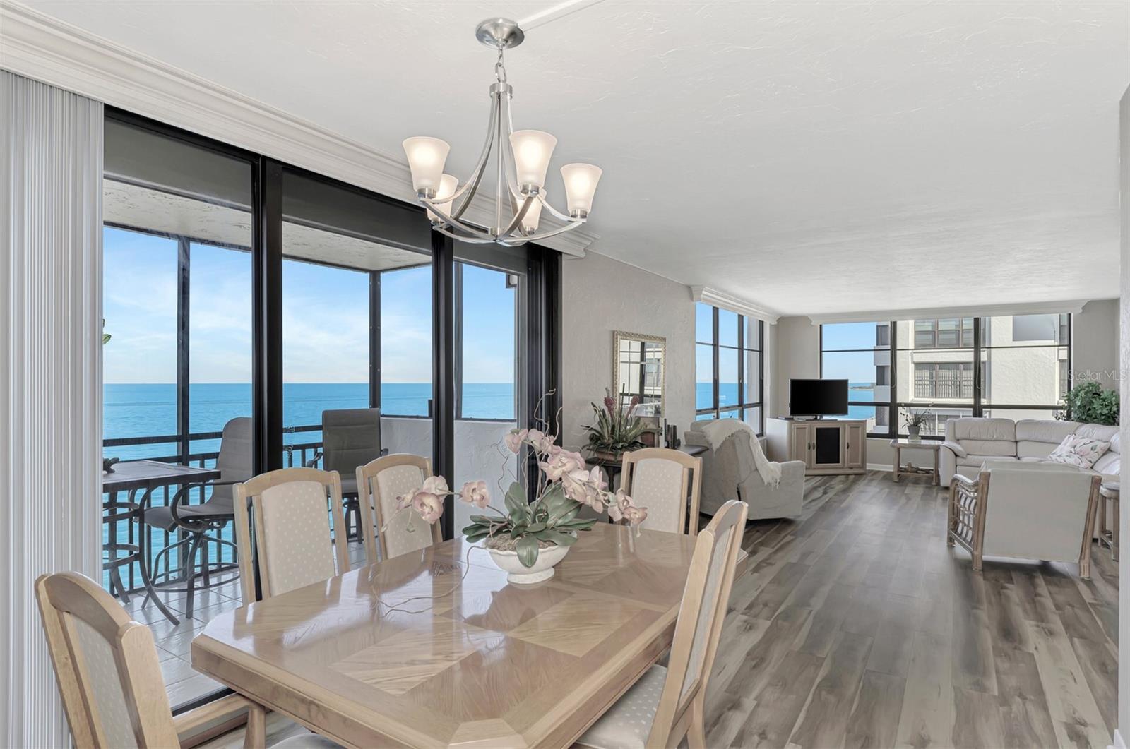 Image 22 of 74 For 631 Alhambra Road 1004