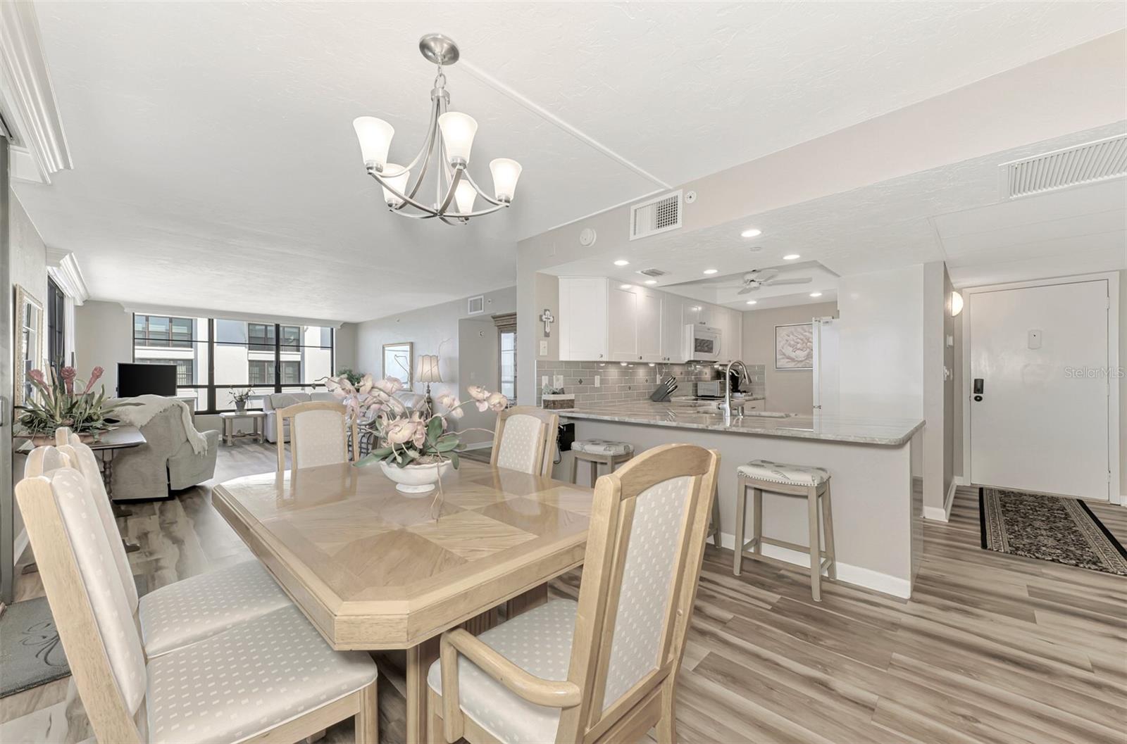 Image 25 of 74 For 631 Alhambra Road 1004